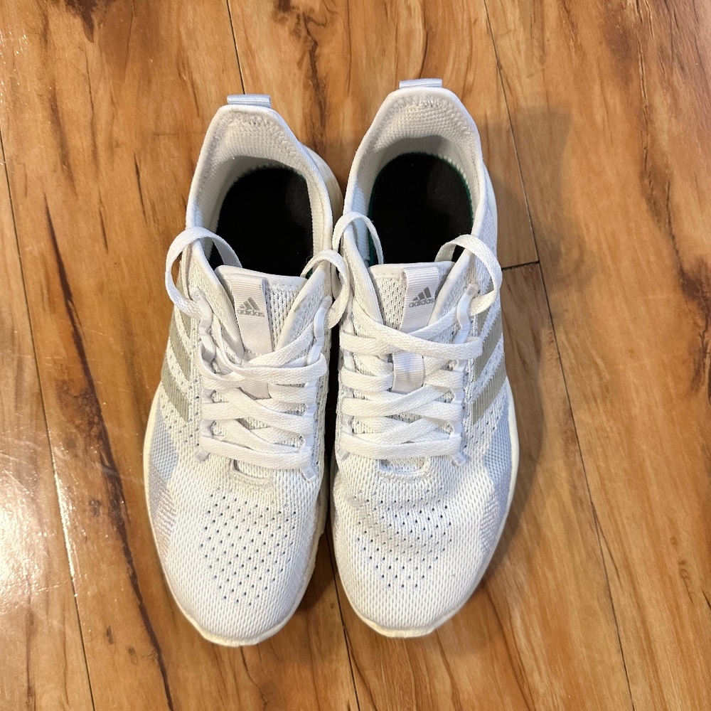 Adidas women’s Fluidflow Running Shoe Size 8.5
